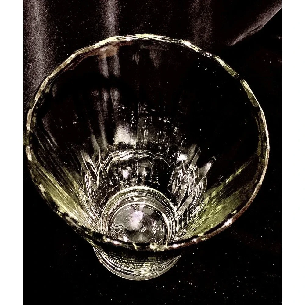 Vtg Anchor Hocking Clear Glass Ribbed Scalloped‎ Design Vase Excellent Video